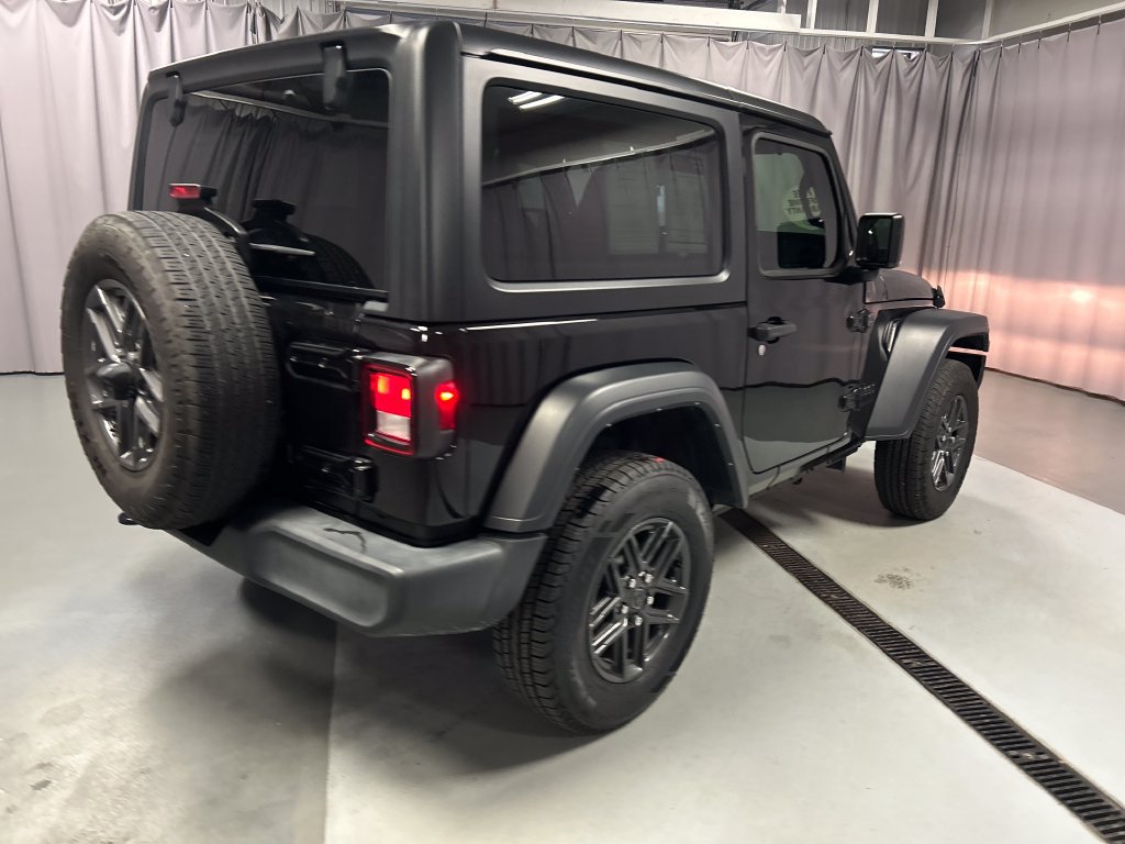 Used 2024 Jeep Wrangler Sport AWD/4WD image 7