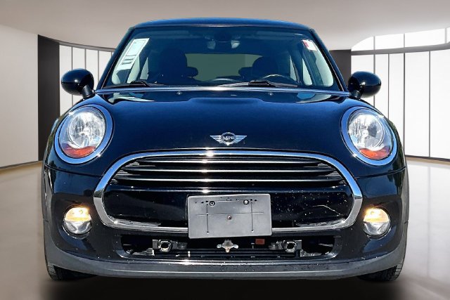 Used 2018 MINI Cooper 2-Door Hardtop FWD image 2