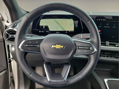 Used 2025 Chevrolet Equinox LT image 19