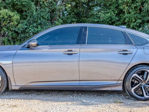 Used 2020 Honda Accord Sport image 2