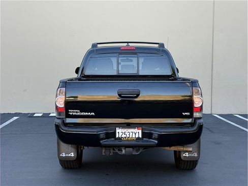 Used 2015 Toyota Tacoma 4x4 Double Cab w/ TRD Sport Package image 6