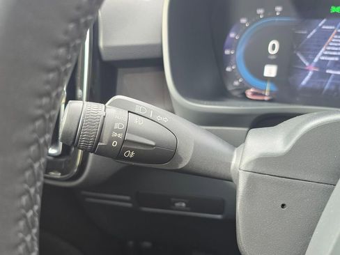 Certified 2023 Volvo XC40 Recharge Ultimate image 34