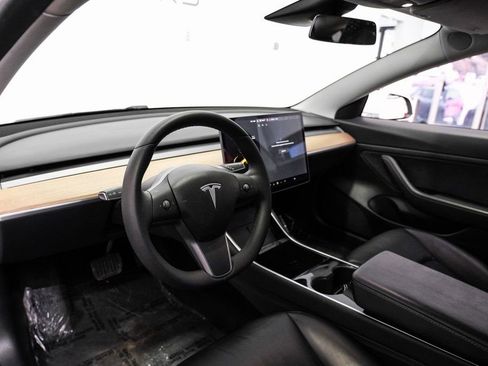 Used 2020 Tesla Model 3 Standard Range Plus image 3