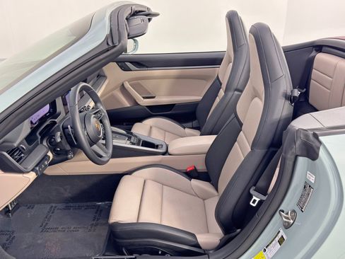 Used 2025 Porsche 911 Carrera image 15