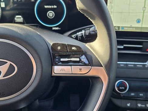 Used 2024 Hyundai Elantra SEL w/ Convenience Package image 40