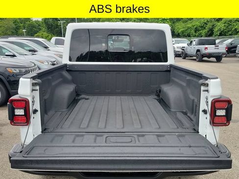 Used 2023 Jeep Gladiator Mojave w/ LED Lighting Group AWD/4WD image 25