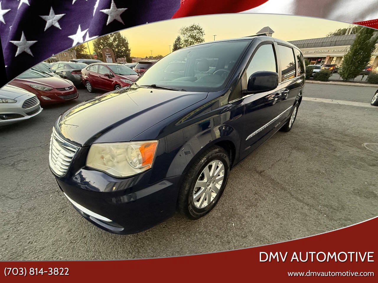 Used 2014 Chrysler Town & Country Touring FWD image 1