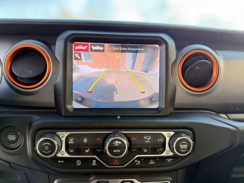 Used 2020 Jeep Gladiator Mojave w/ Dual Top Group image 29