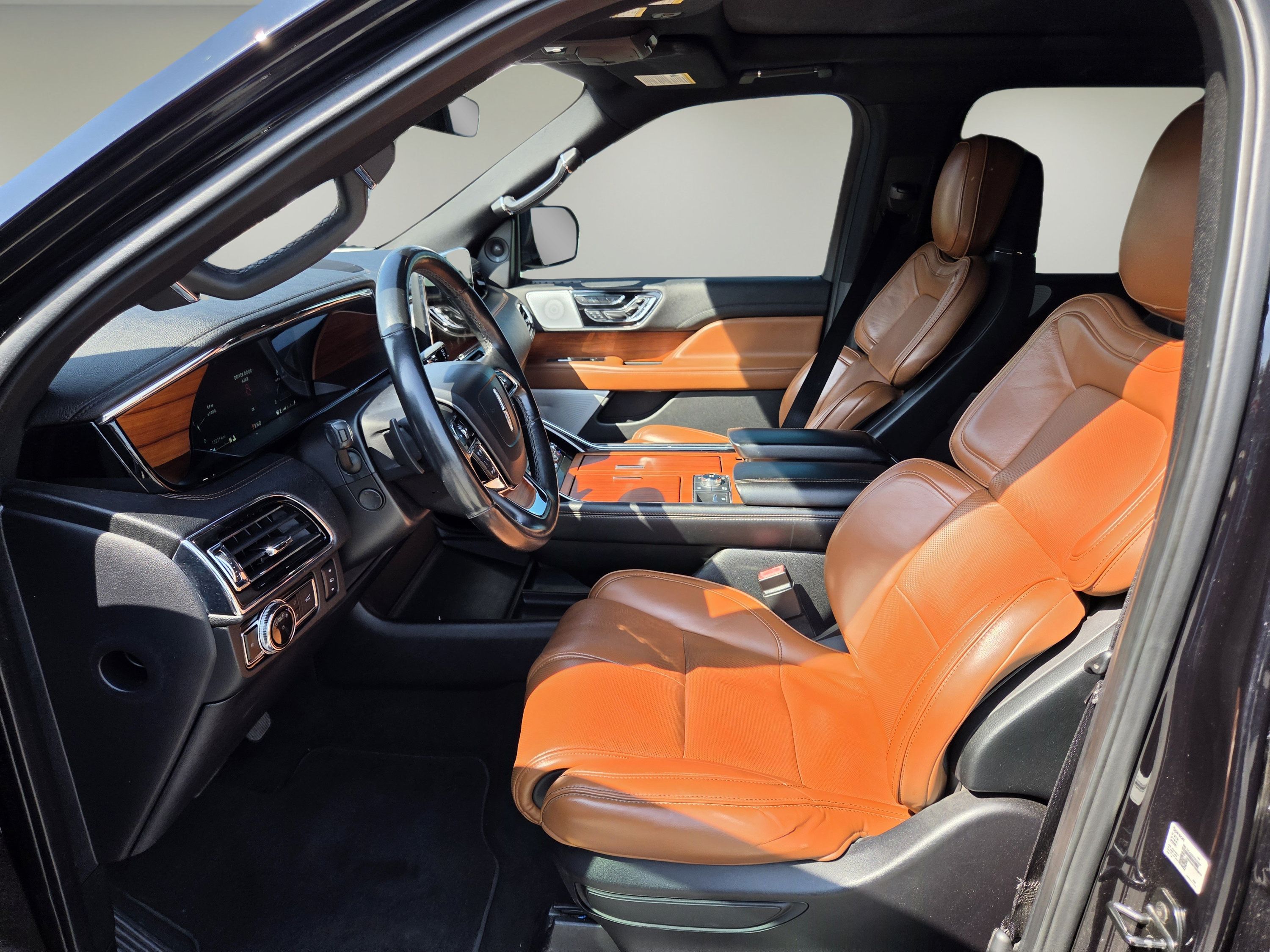 Used 2019 Lincoln Navigator L Reserve AWD/4WD image 10