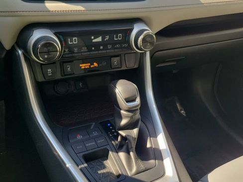 Certified 2020 Toyota RAV4 Limited FWD image 15