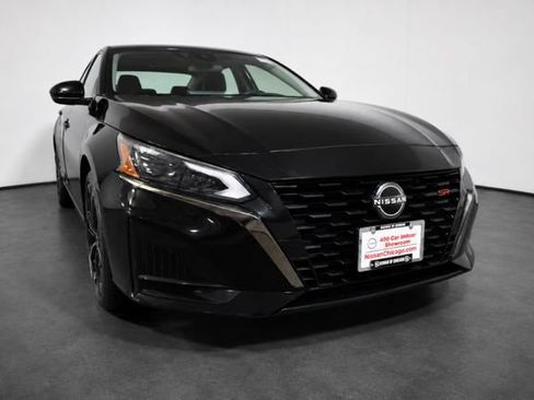 Certified 2024 Nissan Altima 2.5 SR w/ SR Premium Package AWD/4WD image 3