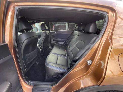 Used 2020 Kia Sportage S w/ S FWD Sunroof Package image 11