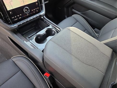 New 2026 GMC Yukon XL Elevation w/ Elevation Premium Package image 25