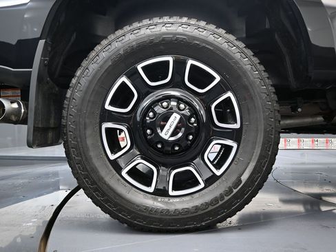 Used 2025 Ford F250 Platinum image 15