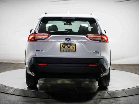 Used 2021 Toyota RAV4 LE w/ Carpet Mat Package (TMS) image 3