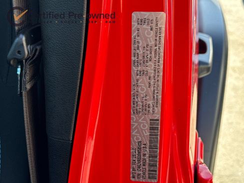 Certified 2025 Jeep Wrangler Unlimited Rubicon 4xe AWD/4WD image 30