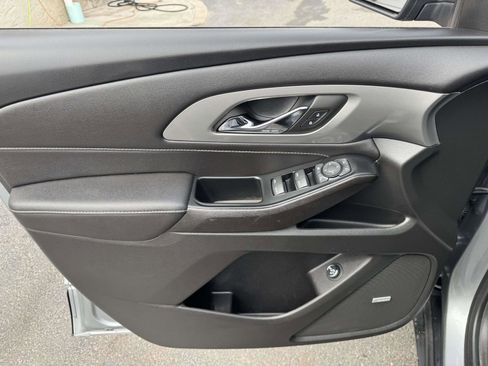 Used 2023 Chevrolet Traverse LT w/ LT Premium Package image 14