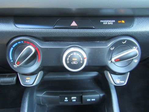 Used 2020 Kia Rio LX image 38