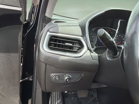 Used 2022 Chevrolet Equinox LT FWD image 21