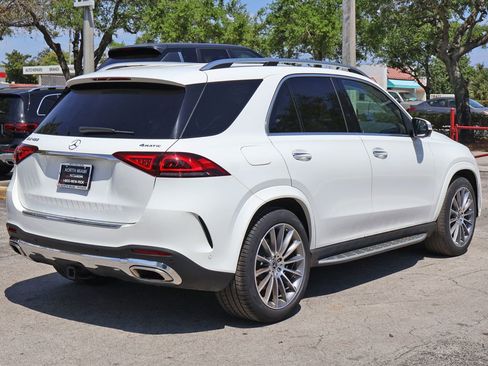 Used 2021 Mercedes-Benz GLE 450 4MATIC w/ AMG Line Exterior image 12