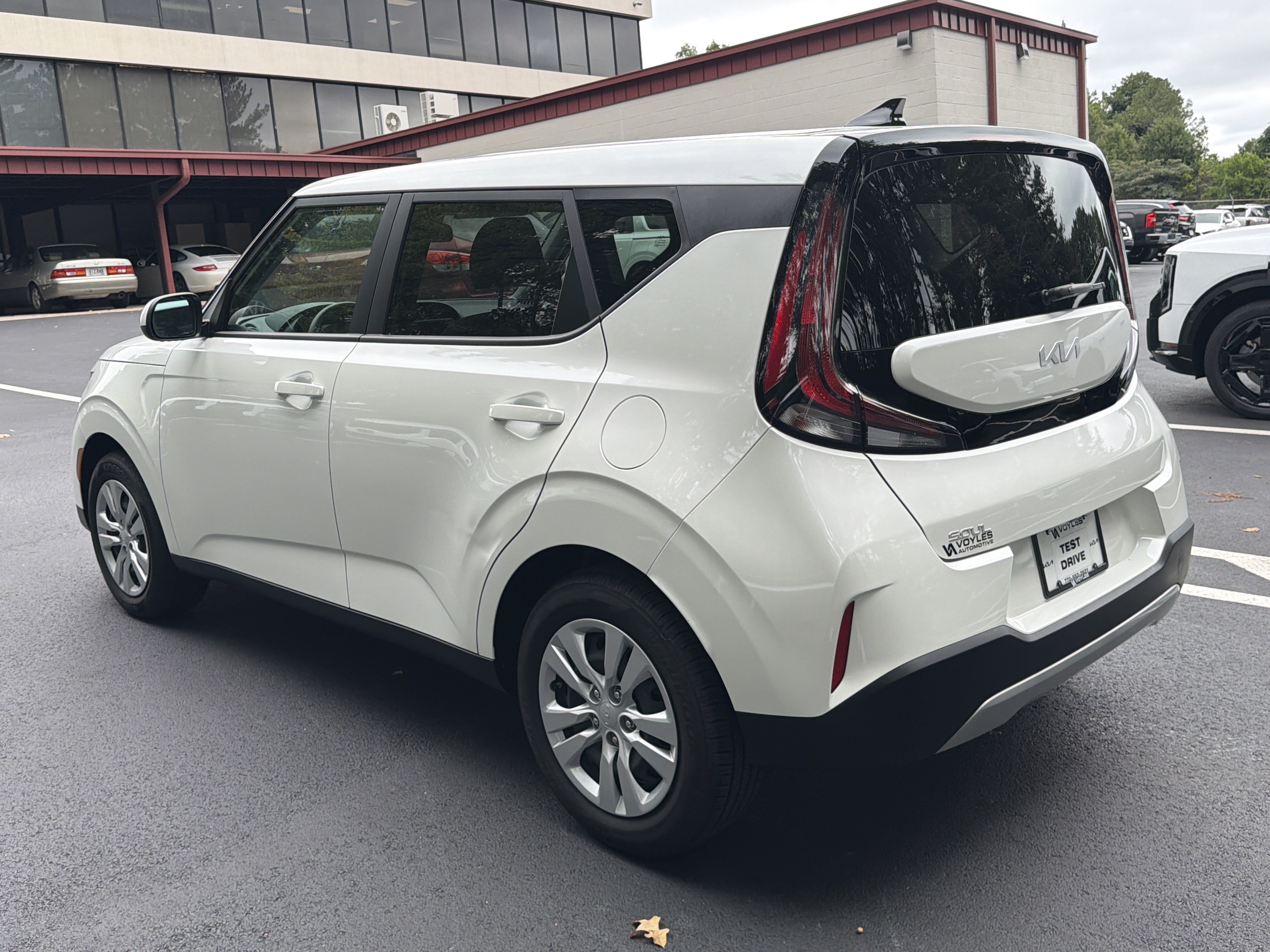 Used 2025 Kia Soul LX FWD image 5