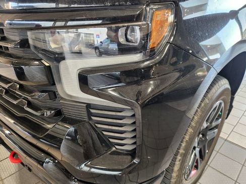 Used 2023 Chevrolet Silverado 1500 RST w/ Redline Edition AWD/4WD image 6