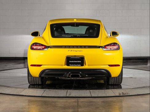 Used 2023 Porsche 718 Cayman RWD image 10