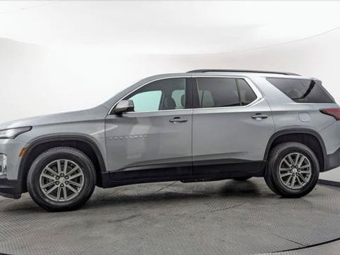 Used 2023 Chevrolet Traverse LT FWD image 3