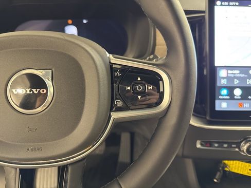 Used 2025 Volvo XC90 B6 Plus image 10