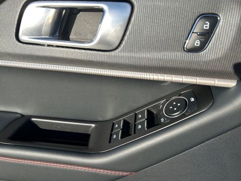 Used 2025 Ford Explorer ST-Line w/ ST-Line Street Pack image 23
