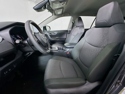 Used 2025 Toyota RAV4 XLE FWD image 13