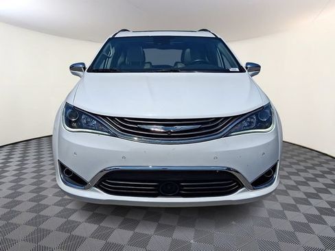 Used 2018 Chrysler Pacifica Limited w/ Advanced Safetytec Group FWD image 2
