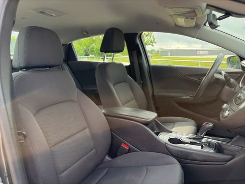 Used 2016 Chevrolet Malibu LT FWD image 25