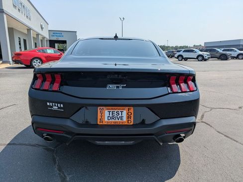 Used 2025 Ford Mustang GT Premium RWD image 5