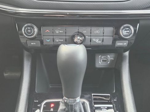 New 2026 Jeep Compass Latitude image 12