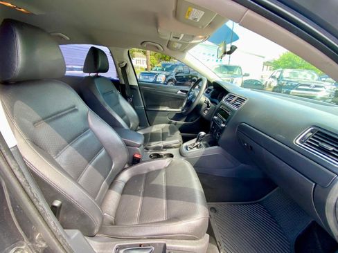 Used 2014 Volkswagen Jetta SE FWD image 9