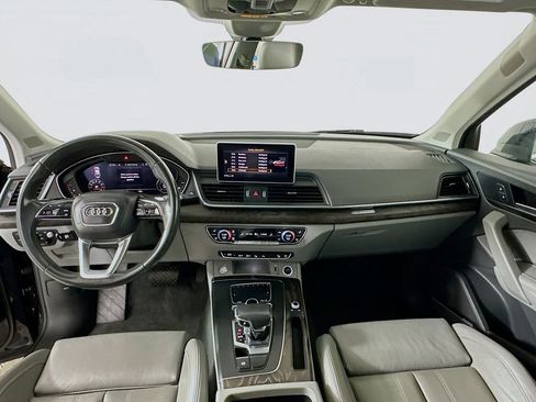 Used 2020 Audi Q5 Prestige w/ Prestige Package image 3