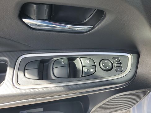 Used 2025 Nissan Versa SR w/ Trunk Package FWD image 22