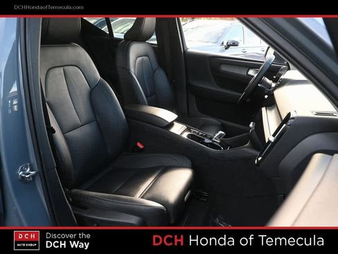 Used 2021 Volvo XC40 T4 Inscription image 21