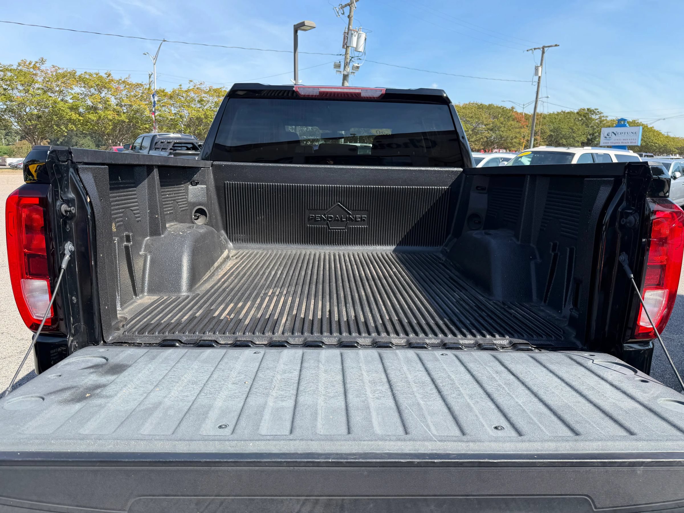 Used 2020 GMC Sierra 1500 SLE w/ SLE Value Package RWD image 11
