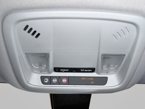 Used 2019 Chevrolet Malibu LT w/ Driver Confidence Package image 18