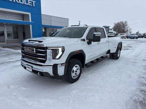 Used 2024 GMC Sierra 3500 SLT image 2