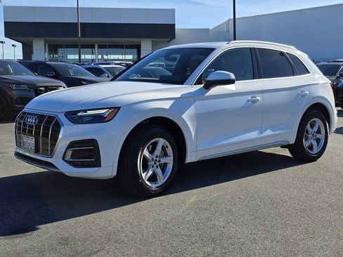 Used 2023 Audi Q5 2.0T Premium w/ Convenience Package image 1