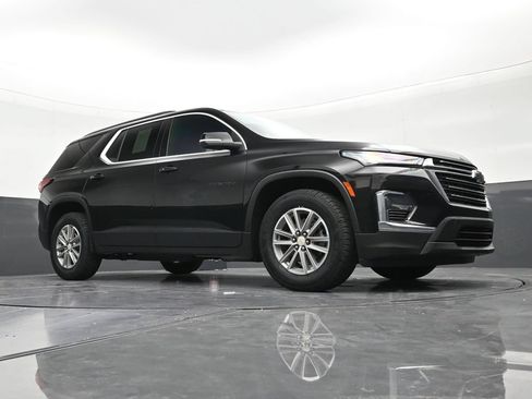 Used 2022 Chevrolet Traverse LT FWD image 26