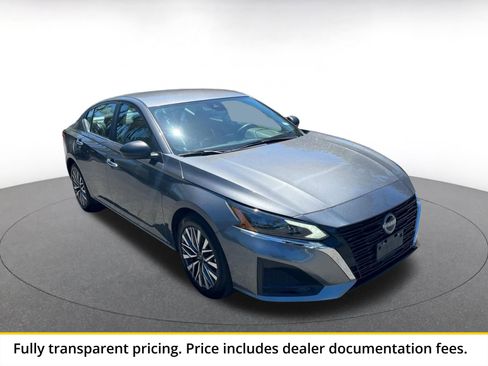 Used 2025 Nissan Altima 2.5 SV FWD image 1