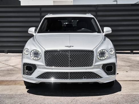 Used 2021 Bentley Bentayga AWD/4WD image 14