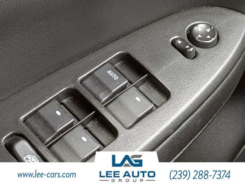 Used 2009 Chevrolet Impala LT FWD image 17