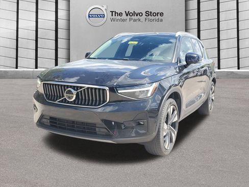 Certified 2023 Volvo XC40 B5 Plus w/ Climate Package AWD/4WD image 1