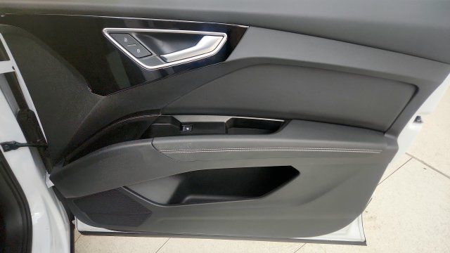 Used 2025 Audi Q4 e-tron Premium Plus w/ Premium Plus AWD/4WD image 38
