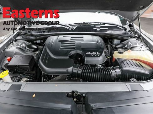 Used 2023 Dodge Challenger SXT image 7